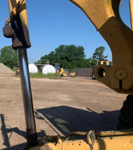 2001 Caterpillar 140H motor grader