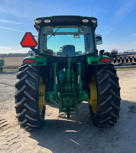 2013 John Deere 6125R MFWD Tractor Loader