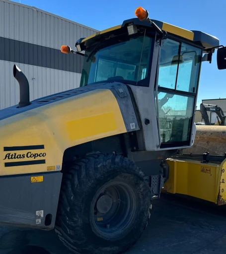 2015 Dynapac CA2500D Single Drum Vibratory Roller