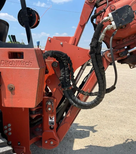 2011 Ditch Witch RT115 Quad vibratory cable plow