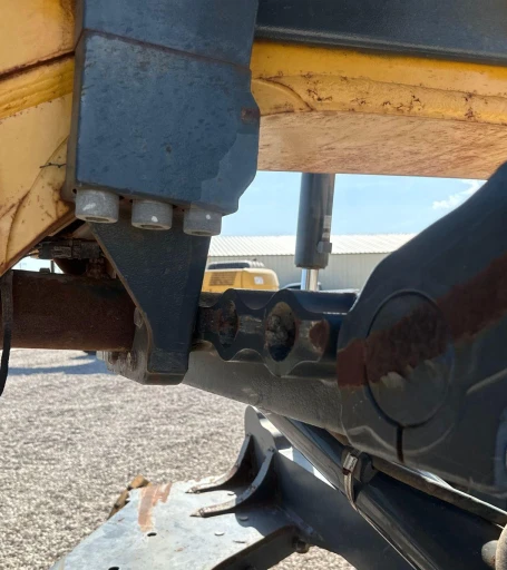 2013 John Deere 772G motor grader