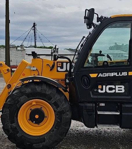 2023 JCB 542-70AG telehandler