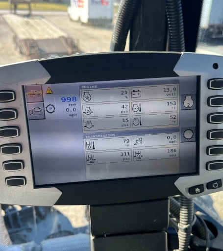2013 Rogator RG1100 applicator
