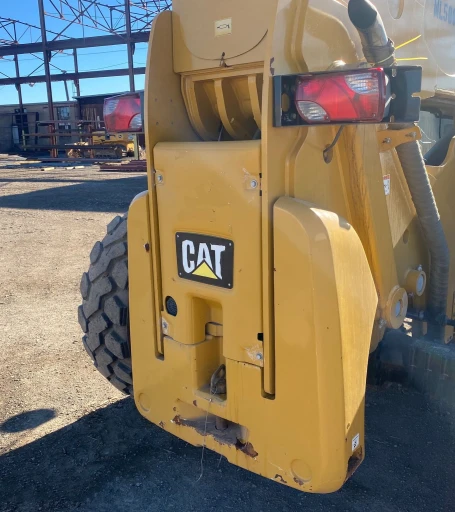 2017 Caterpillar TL1055D telehandler