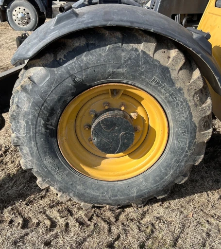 2010 Caterpillar TL943 telehandler