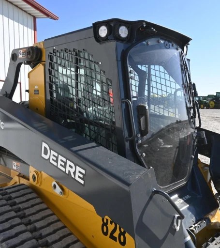 2022 John Deere 331G compact track loader