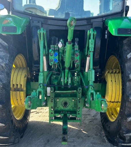 2013 John Deere 6125R MFWD Tractor Loader