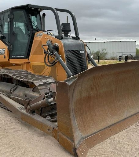 Case 2050M XLT dozer