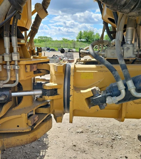 2013 Caterpillar 740B haul truck