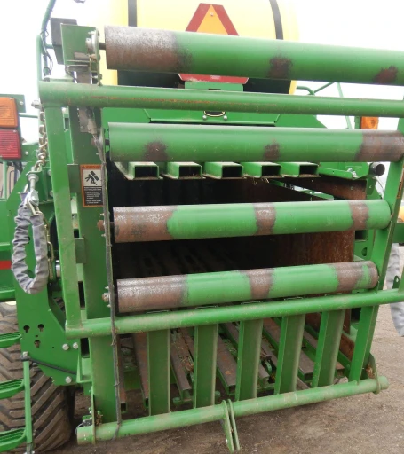 2016 John Deere L340 square baler