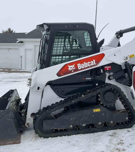 Bobcat T76 R-Series Compact Track Loader