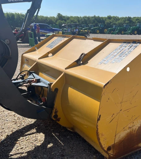 2016 John Deere 324K wheel loader