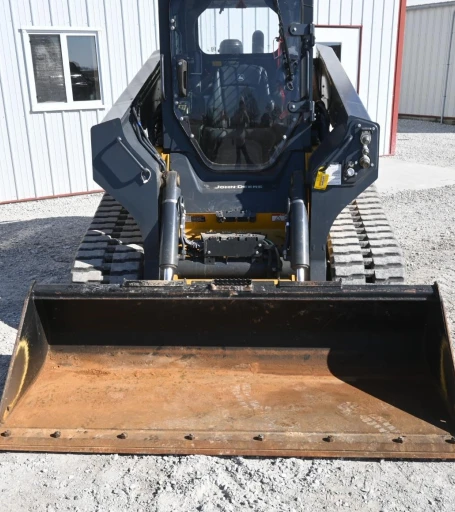 2022 John Deere 331G compact track loader