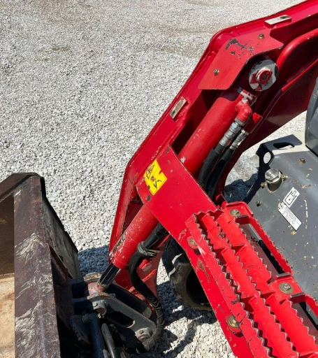 2016 Takeuchi TL12V2 tracked skid steer loader