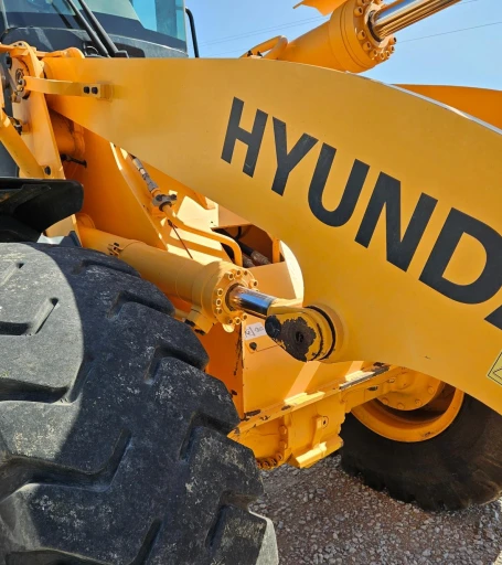 2015 Hyundai HL740XTD-9A Wheel Loader