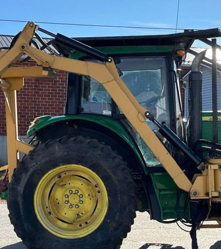 2015 John Deere 6125M MFWD tractor