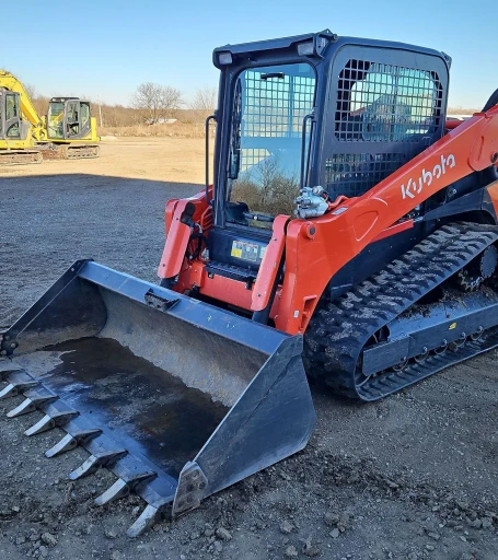 2022 Kubota SVL97-2 tracked skid steer loader
