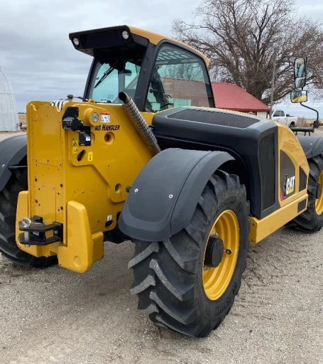 2019 Caterpillar TH408D 4x4x4 Ag Handler