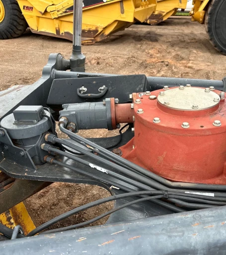 2013 John Deere 772GP motor grader