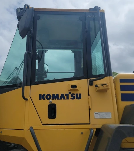 2005 Komatsu WA320 wheel loader