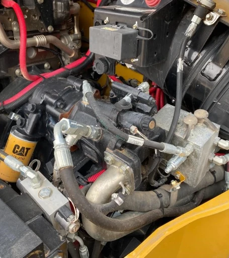 2019 Caterpillar TH408D 4x4x4 Handler