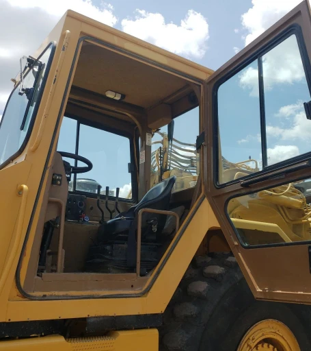 2006 Caterpillar 615C elevating scraper