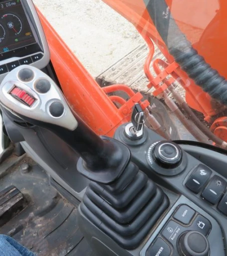 2014 Doosan DX225LC-3 excavator