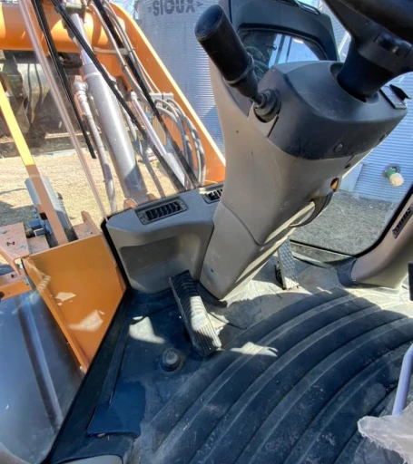 2015 Case 521F XR Wheel Loader W2.5yd Bucket & Grab-Tech Grapple