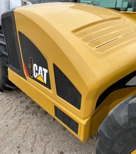 2019 Caterpillar TH408D 4x4x4 Ag Handler