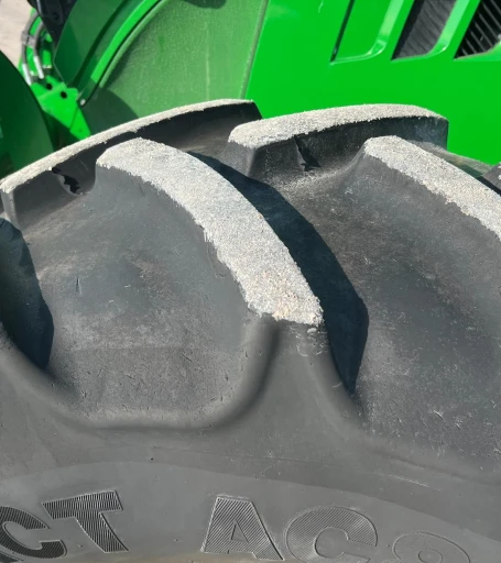 2013 John Deere 6125R MFWD Tractor Loader