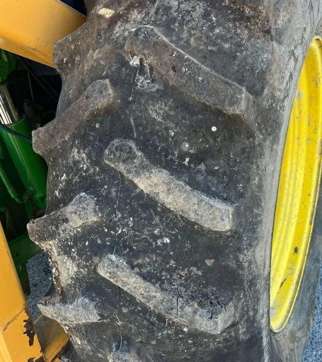 2015 John Deere 6125M MFWD tractor