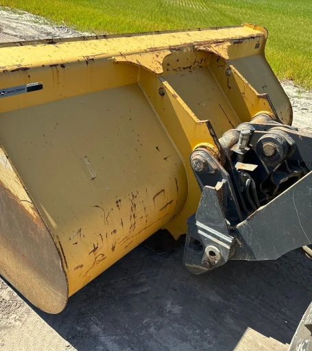 2014 John Deere 624K wheel loader