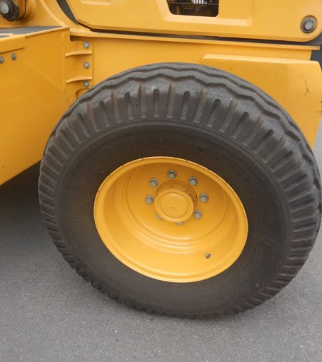 2015 John Deere 410L backhoe