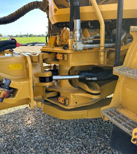 2013 Caterpillar 735B haul truck