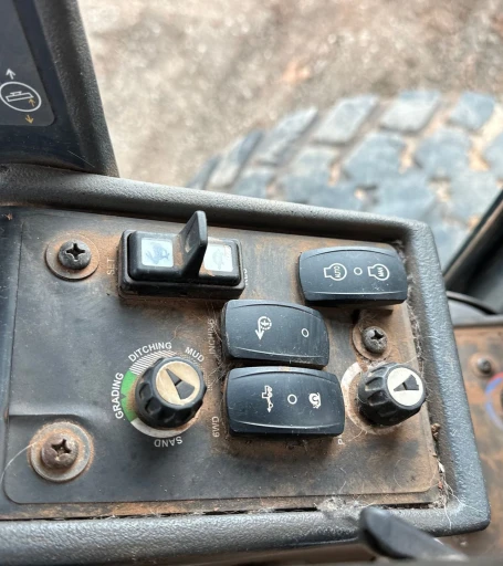 2013 John Deere 772GP motor grader