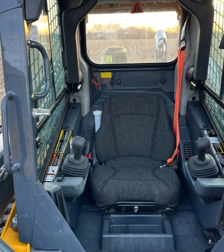 2019 John Deere 325G tracked skid steer loader
