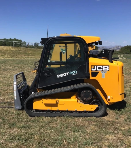 2015 JCB 260T Skid Steer Track Loader
