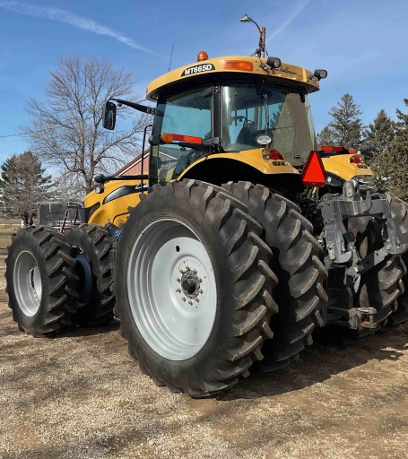 2013 Challenger MT665D MFWD Tractor