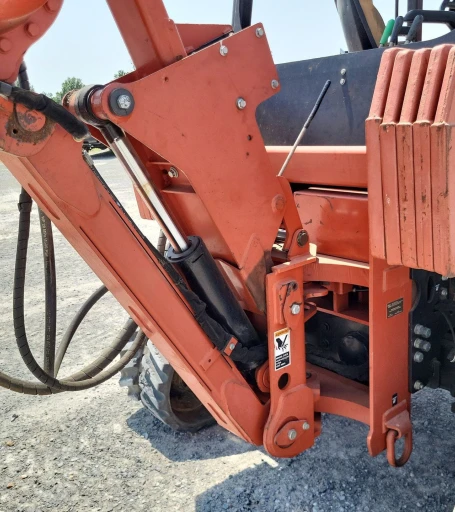 2012 Ditch Witch RT120 Quad vibratory cable plow
