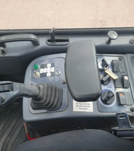 2005 Komatsu WA320 wheel loader