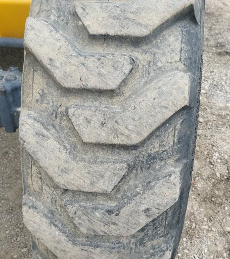 2017 Gehl DL1240 telehandler