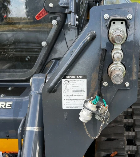 2022 John Deere 325G tracked skid steer