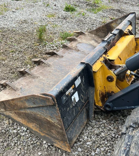 2017 John Deere 333G skid steer loader