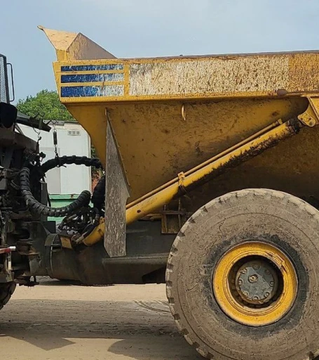 2013 Komatsu HM400-3 haul truck