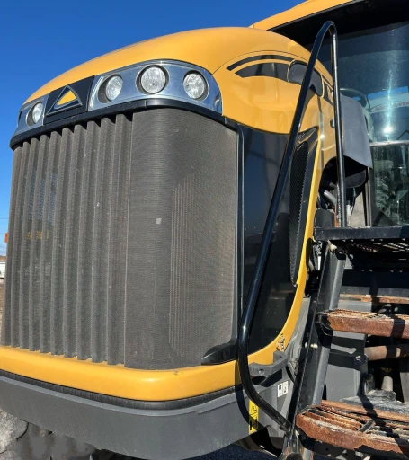 2013 Rogator RG1100 applicator