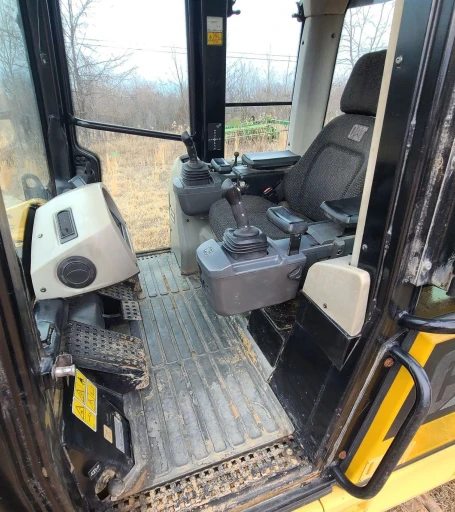 2010 Caterpillar 963D track loader