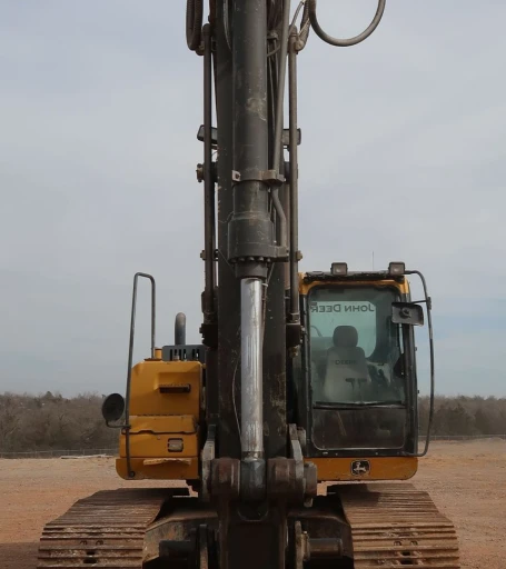 2015 John Deere 210G LC  excavator