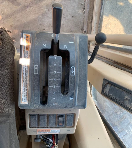 2001 Caterpillar 140H motor grader