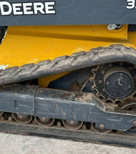 2021 John Deere 325g tracked skidsteer