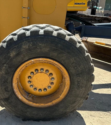 2011 John Deere 772G motor grader